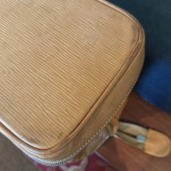 Argentinian Casa Lopez heavy leather vanity case - Picture 13 of 15